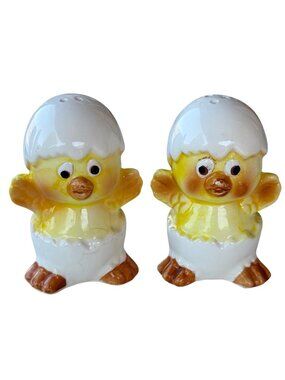 R.O.C. VINTAGE Yellow Baby Chicks Hatching Salt & Pepper Shakers 3.5" Height